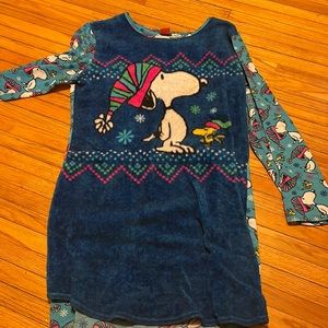 Peanuts kids nightgown  size 14-18